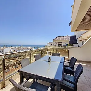 https://lovely-apartment-with-pool-sea-views-marina-del-castillo-2129.1costadelsol.com